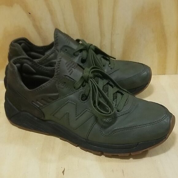 New Balance 009 Trainers Men's Size 9 1/2 - Picture 1 of 6